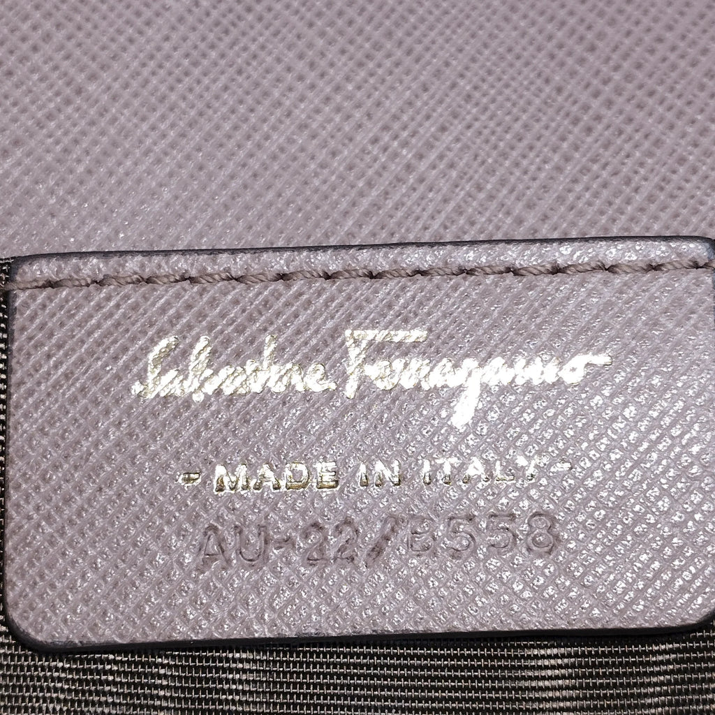 Pre-Owned Authenticated Ferragamo Small Vara Ginny Crossbody Calf Leather Blush Crossbody Bag Unisex (Good)