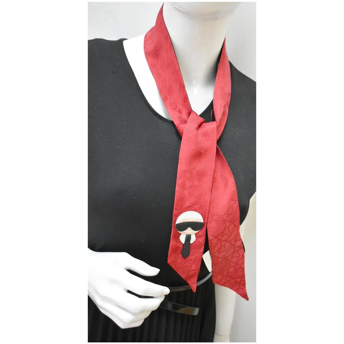 Pre-owned FENDI Karlito Wrappy Silk Scarf Crimson